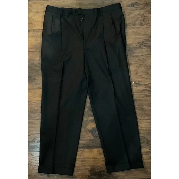 Jos. A. Bank Signature Gold Mens Suit Black 2 Button Pleated Cuffed 42R 36x29